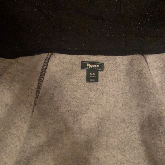 Roots - Size M black long fleece with front zip and hood - Picture 11 of 11